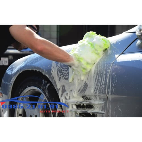 Rửa xe ô tô 