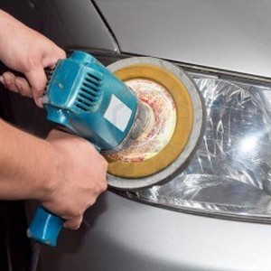 Bí kíp đánh bóng đèn pha ô tô bị xước an toàn hiệu quả.